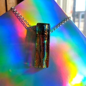 Glass pendant necklace